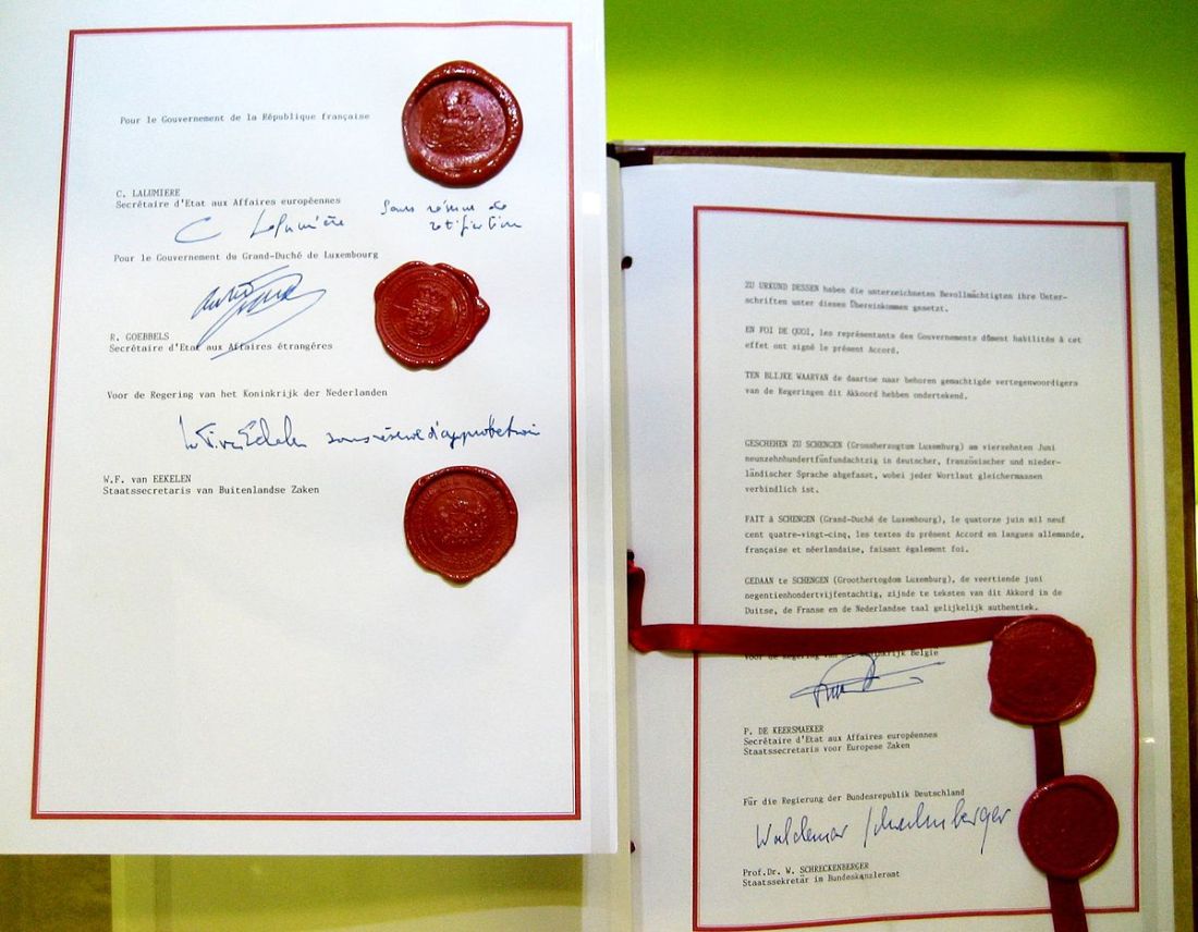 1200px-Schengen_Agreement_(1985)_signatures